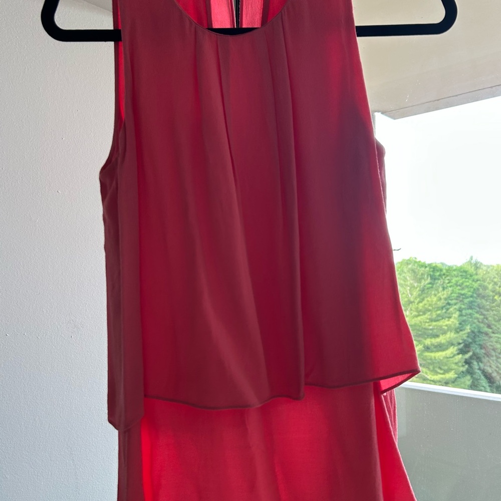 Chic Red Sleeveless Blouse